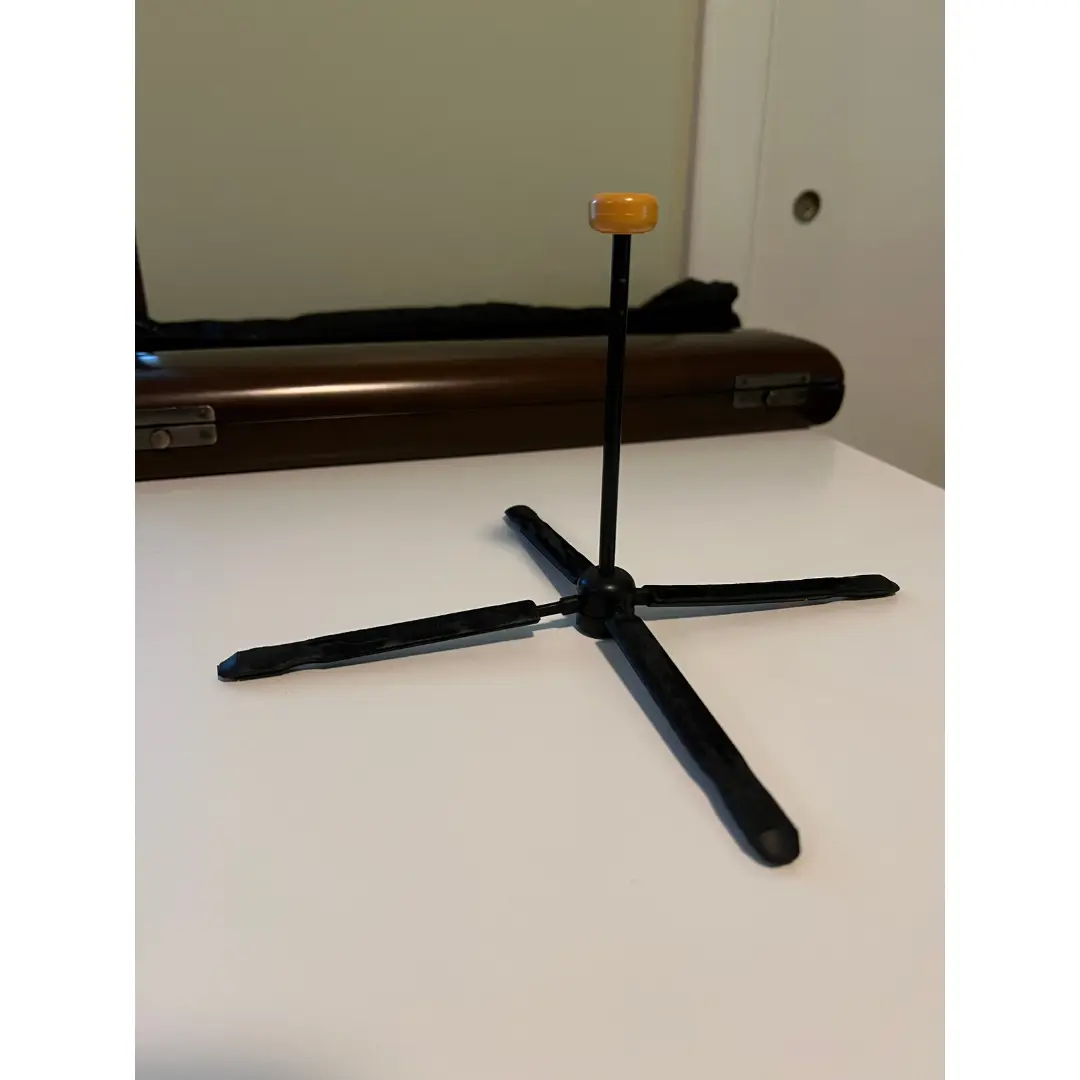 A Hercules Flute Stand (DS460B)